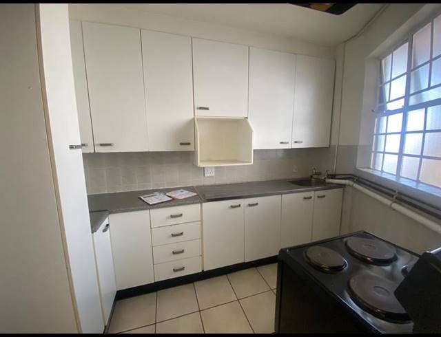 1 BEDROOM APARTMENT FOR SALE IN KEMPTON PARK EXT 05